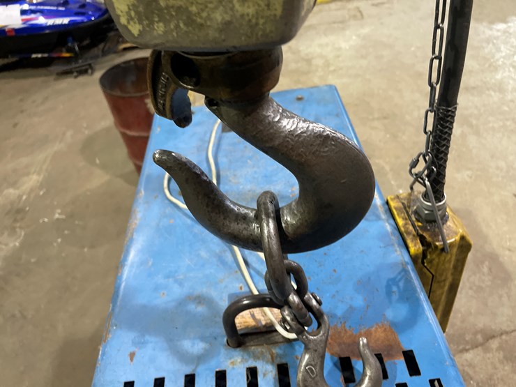#5992-•-yale-18687-3-ton-chain-hoist-image-5