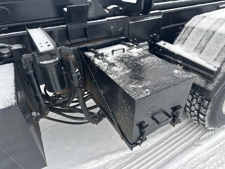 2008-caterpillar-c13-image-19