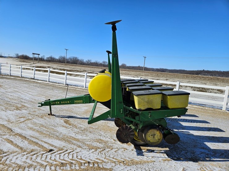 john-deere-7000-image-2
