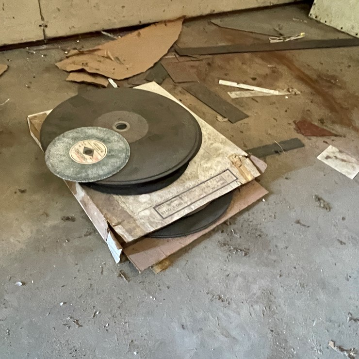 #5919 • Assorted Metal Cutting Wheels