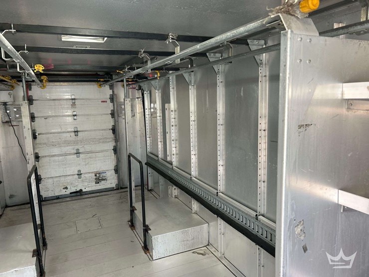 2010-workhorse-w62-image-16