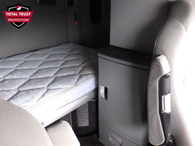 2022-kenworth-t680-image-5