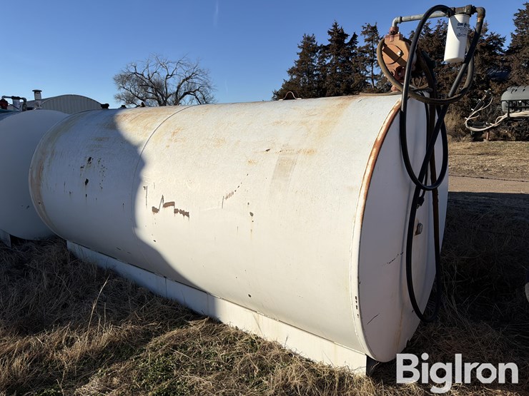 2000-gallon-fuel-tank-&-pump-image-2