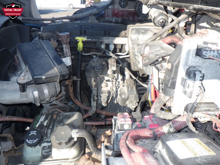 2019-freightliner-m2-106-image-11