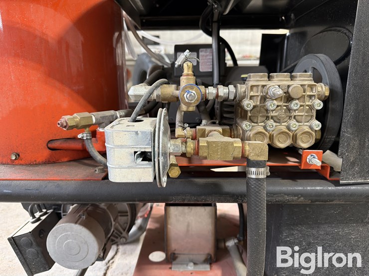 alkota-420x4-hot-pressure-washer-image-15