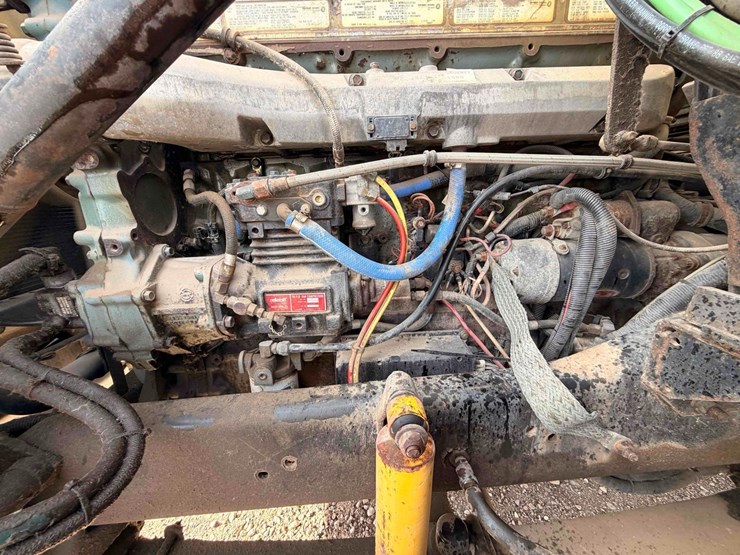 1994-volvo-truck-tractor-image-10