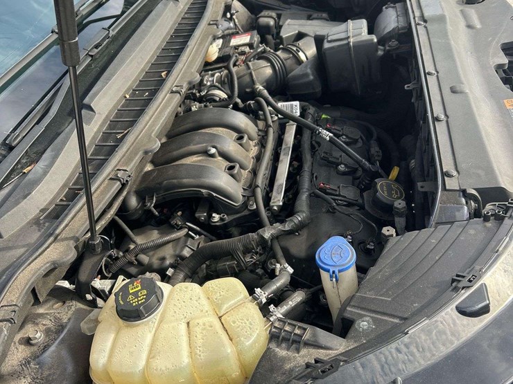 2015-ford-edge-image-8