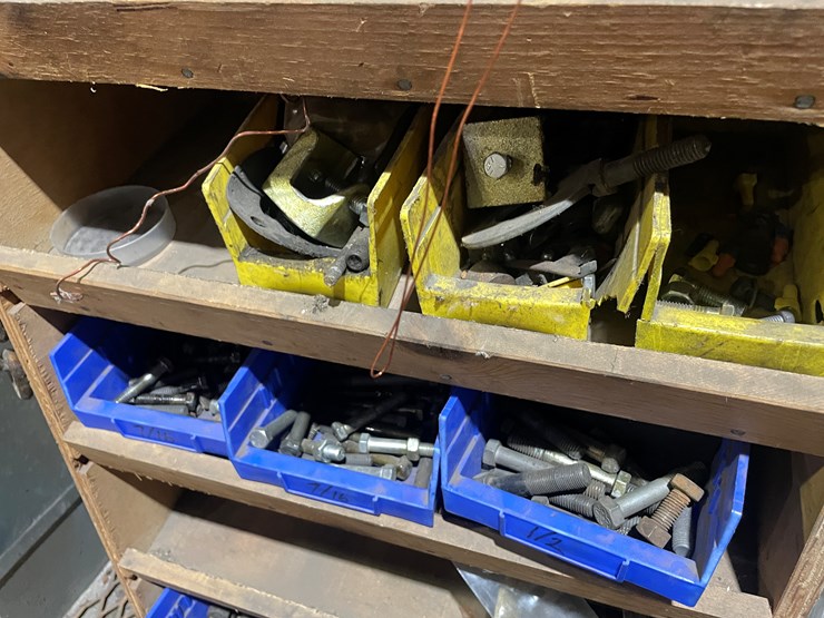 #7018-•-miscellaneous-hardware-and-bolt-bins-image-5