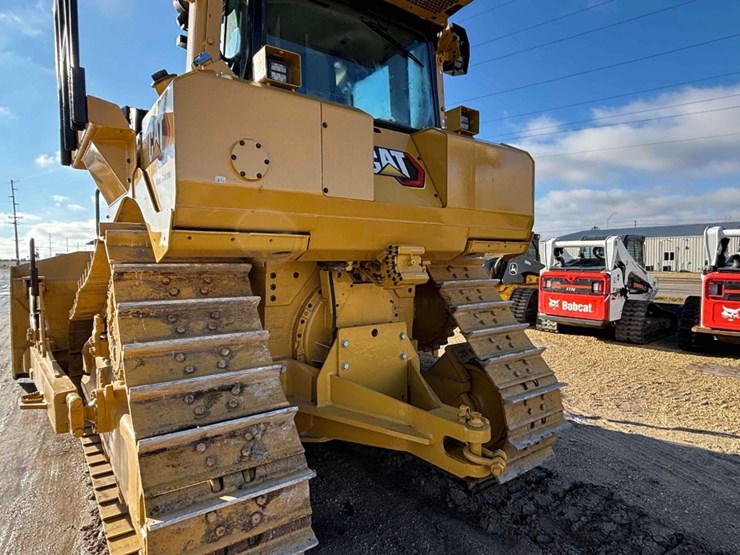 2019-caterpillar-d8t-image-14