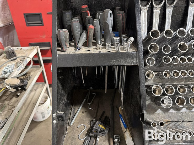 masterforce-&-montezuma-toolboxes-with-tools-image-12