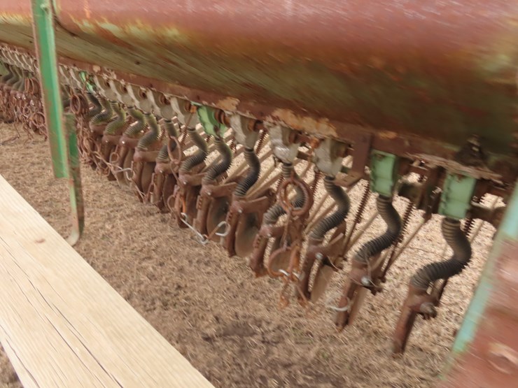 john-deere-8300-image-8