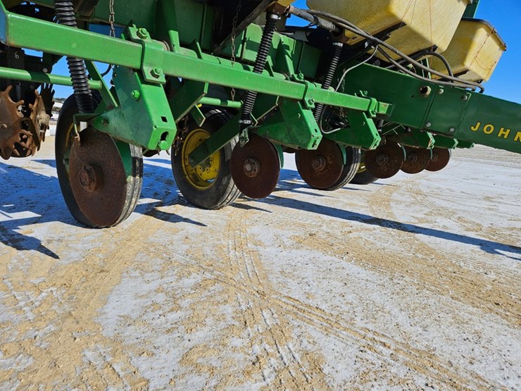 john-deere-7000-image-11