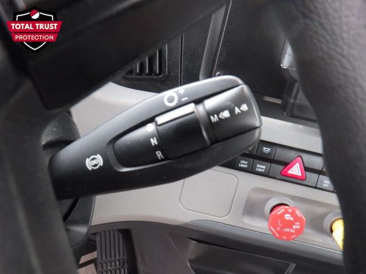 2021-freightliner-cascadia-116-image-15