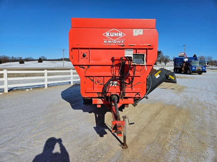 #311-•-2012-knight-4142-mixer-feed-wagon-image-8