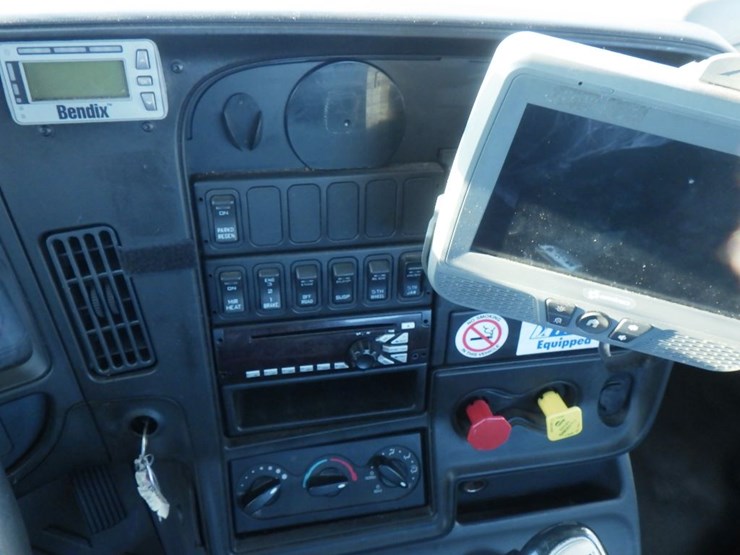 2016-international-prostar-image-10