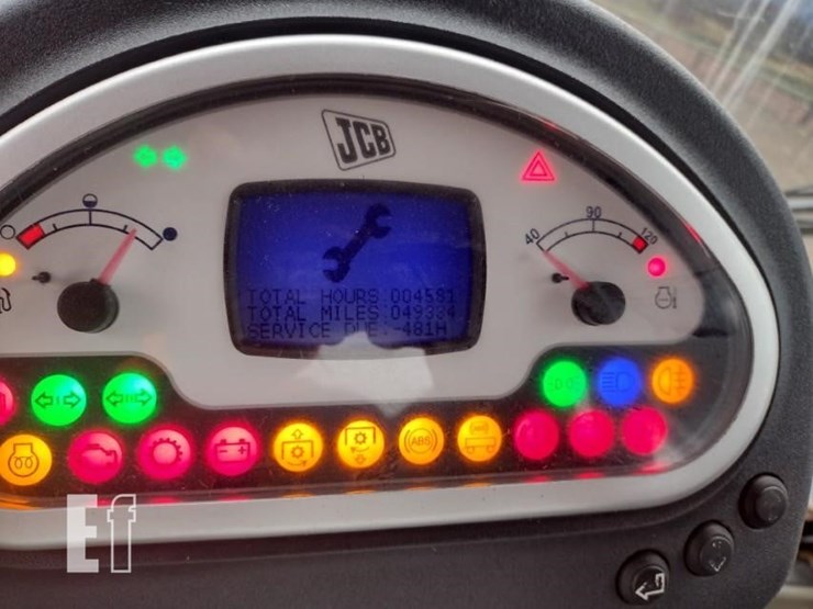 jcb-fastrac-8250-image-6