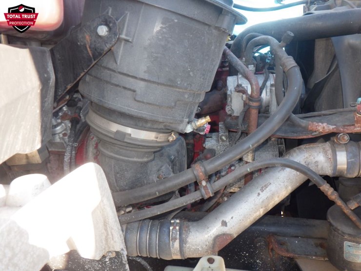 2019-freightliner-m2-106-image-18