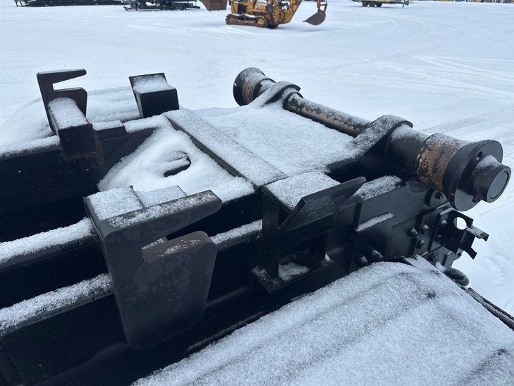 2008-caterpillar-c13-image-24