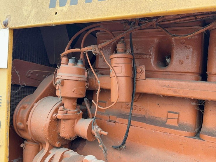 minneapolis-moline-g706-image-28