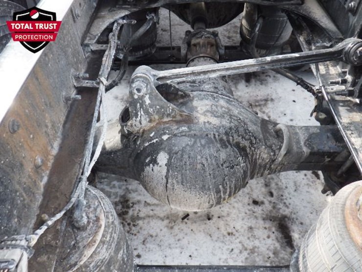 2022-volvo-vnl-300-image-13