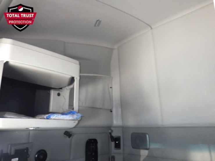 2020-kenworth-t680-image-21