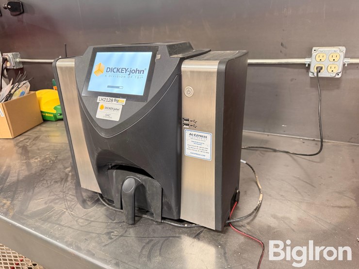 dickey-john-gac2700-ugma-grain-moisture-tester-image-1