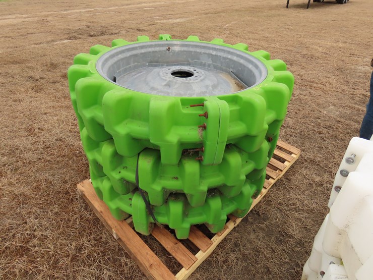 rhino-11.2x38-plastic-irrigation-wheels-image-2