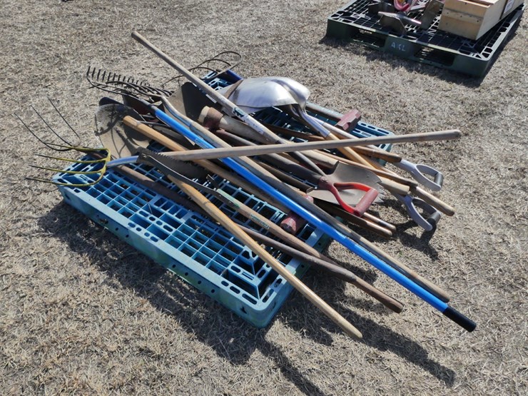 misc.-yard-tools-image-2