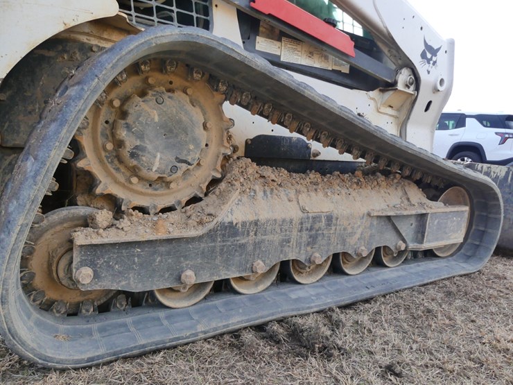 2022-bobcat-t740-image-6