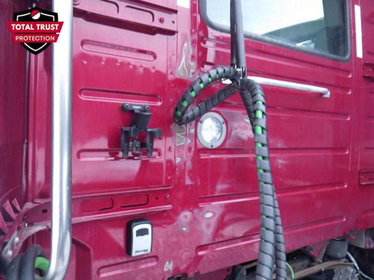 2022-volvo-vnl-300-image-14