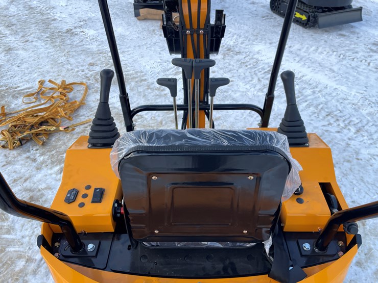 #108-•-miva-va15-mini-excavator-image-16