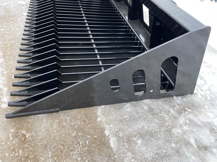 #2338-•-wolverine-skeleton-bucket-image-9