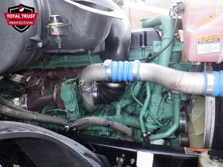 2023-volvo-vnl-300-image-23