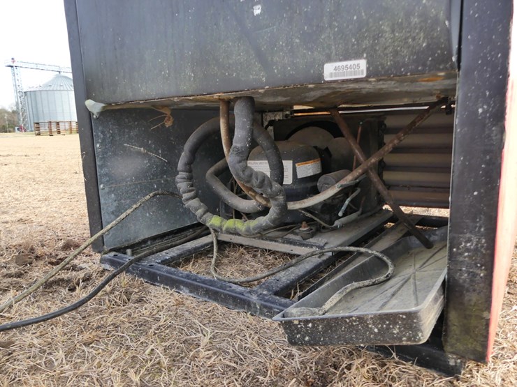 coca-cola-single-door-cooler-w/-shelves-image-3