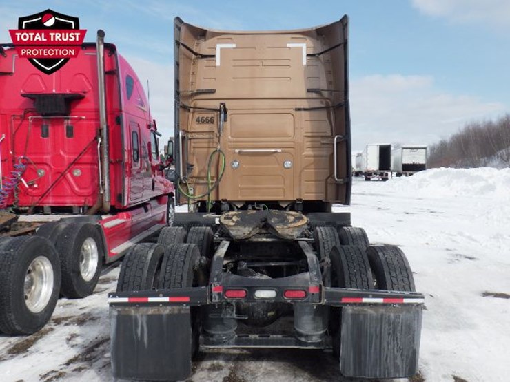 2022-volvo-vnl-760-image-12