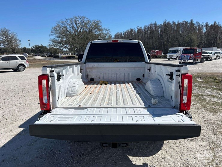 2023-ford-f350-image-19