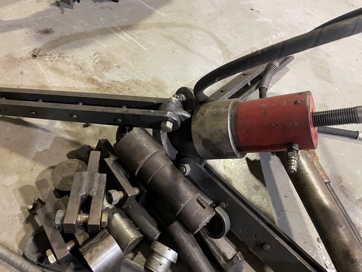 #7000-•-hydraulic-press-image-5