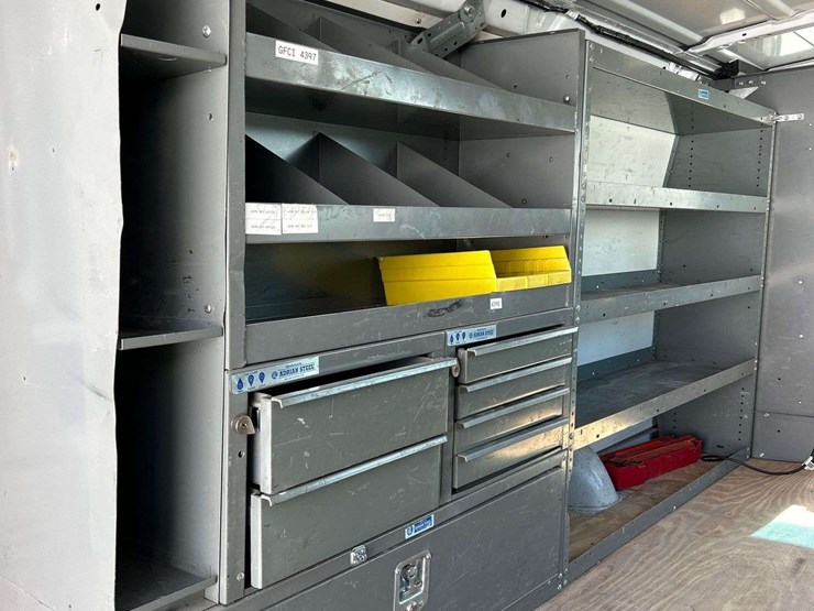 2008-ford-cargo-image-23