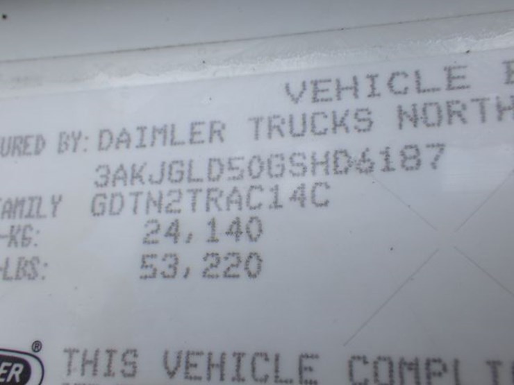 2016-freightliner-cascadia-125-image-21