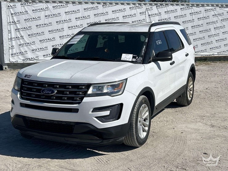 2016-ford-explorer-image-1