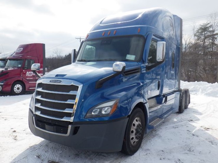 2022-freightliner-cascadia-126-image-1