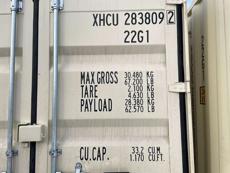 #204-•-20'-shipping-container-image-17