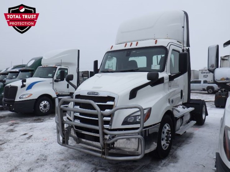 2020-freightliner-cascadia-116-image-1