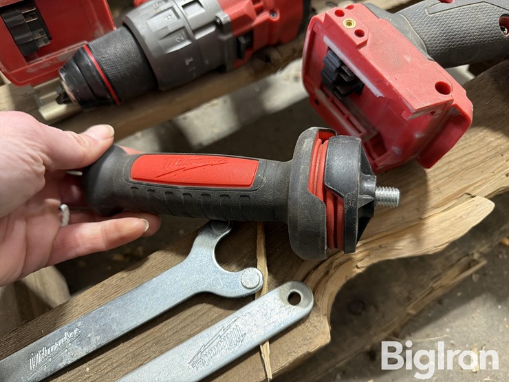 milwaukee-power-tools-&-batteries-image-15