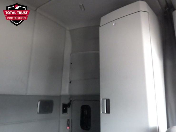 2022-kenworth-t680-image-7