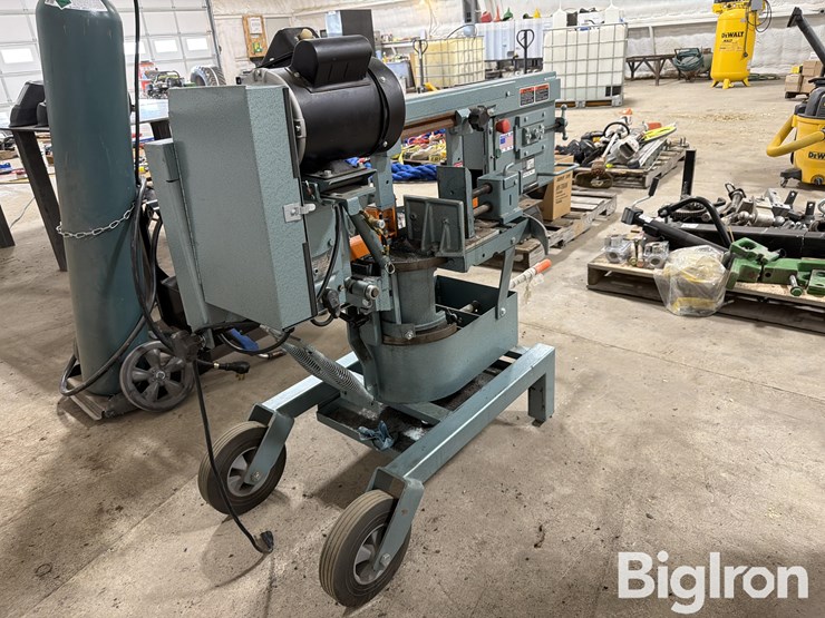 2023-ellis-1600-mitre-band-saw-image-3