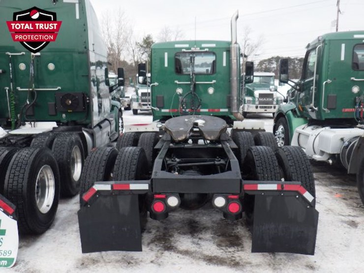 2019-peterbilt-579-image-9