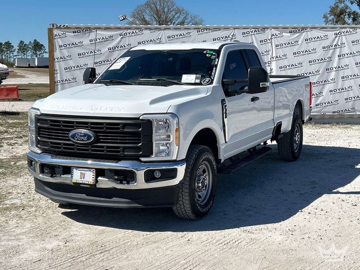 2023-ford-f350-image-1
