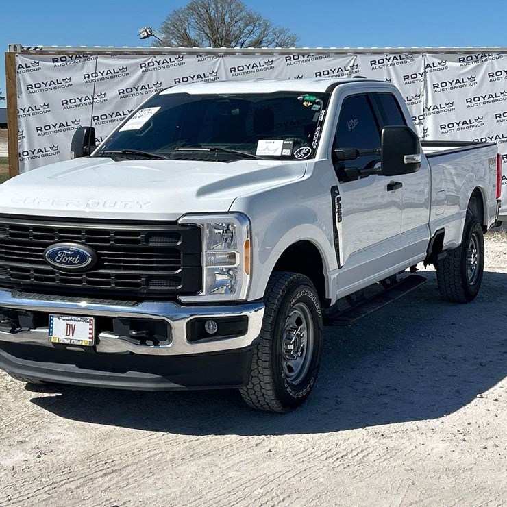 2023 FORD F350