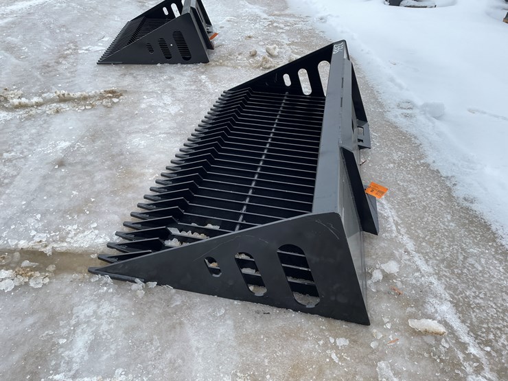 #2336-•-wolverine-skeleton-bucket-image-8